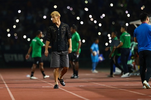 Cambodia coach - Keisuke Honda caused a big controversy because of his style of dress
